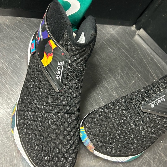 Nike Air Zoom UNVRS Size 8.5 Men - Picture 9 of 15